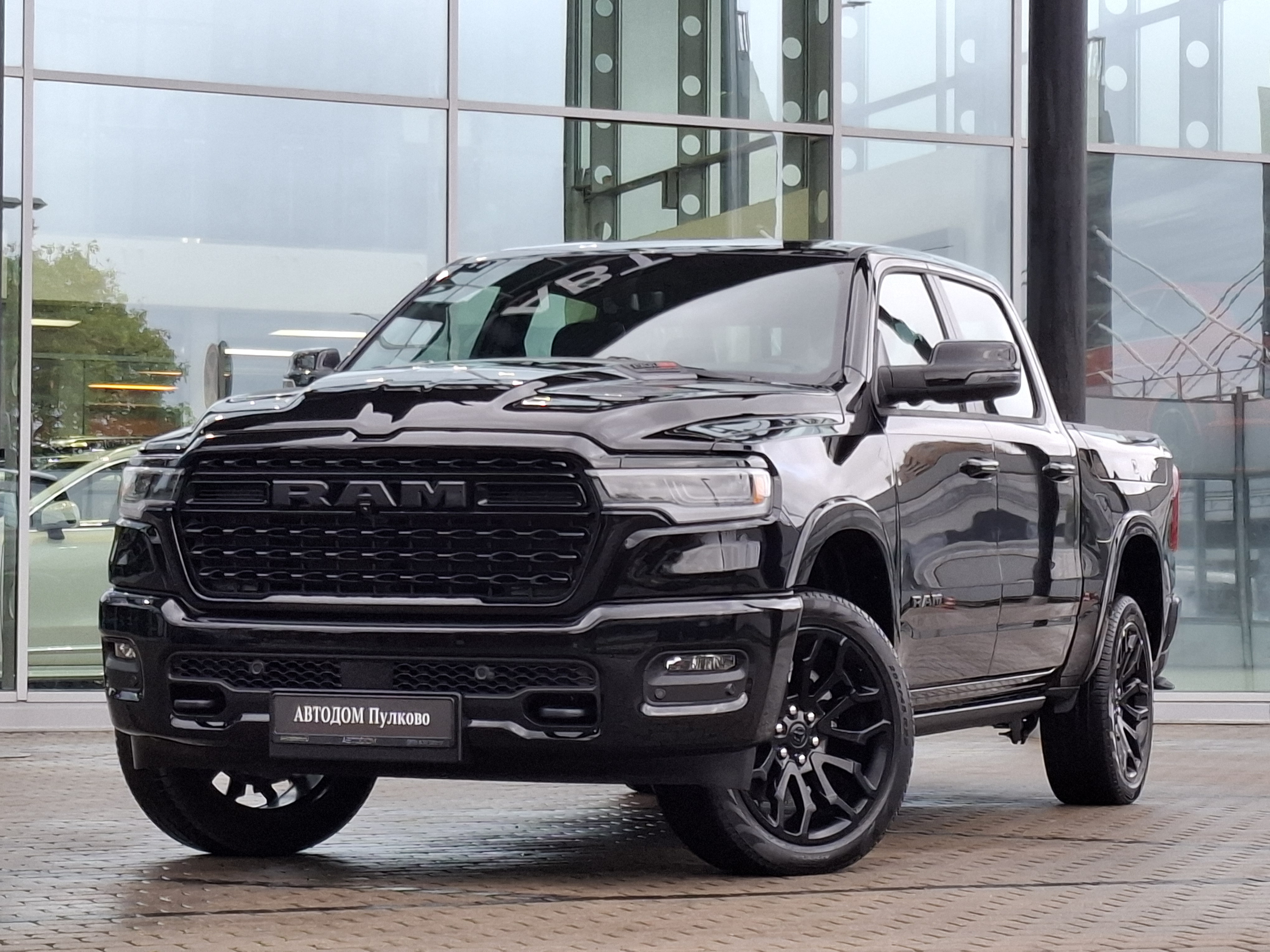 RAM 1500 V [рестайлинг] 3.0 AT 4WD (540 л.с.) Limited Чёрный 2026 