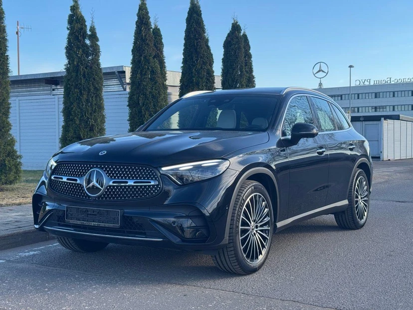 Автомобиль Mercedes-Benz GLC II поколение (X254) 2.0 AT 4Matic (258 л.с.) Base Чёрный 2025 с пробегом 20 км