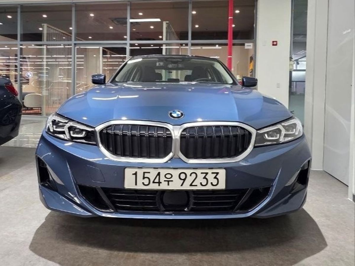 BMW 3 серии VII (G20/G21/G28) [2-й рестайлинг] 2.0 AT (184 л.с.) Base Синий 2025 