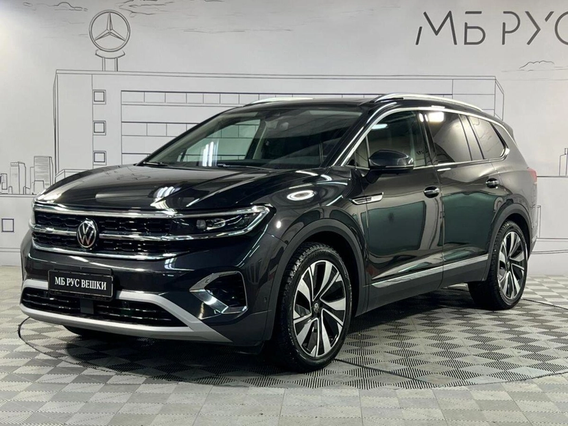 Автомобиль Volkswagen Talagon I поколение 2.0 AMT 4WD (220 л.с.) Deluxe Edition Pro Чёрный 2023 с пробегом 44 300 км