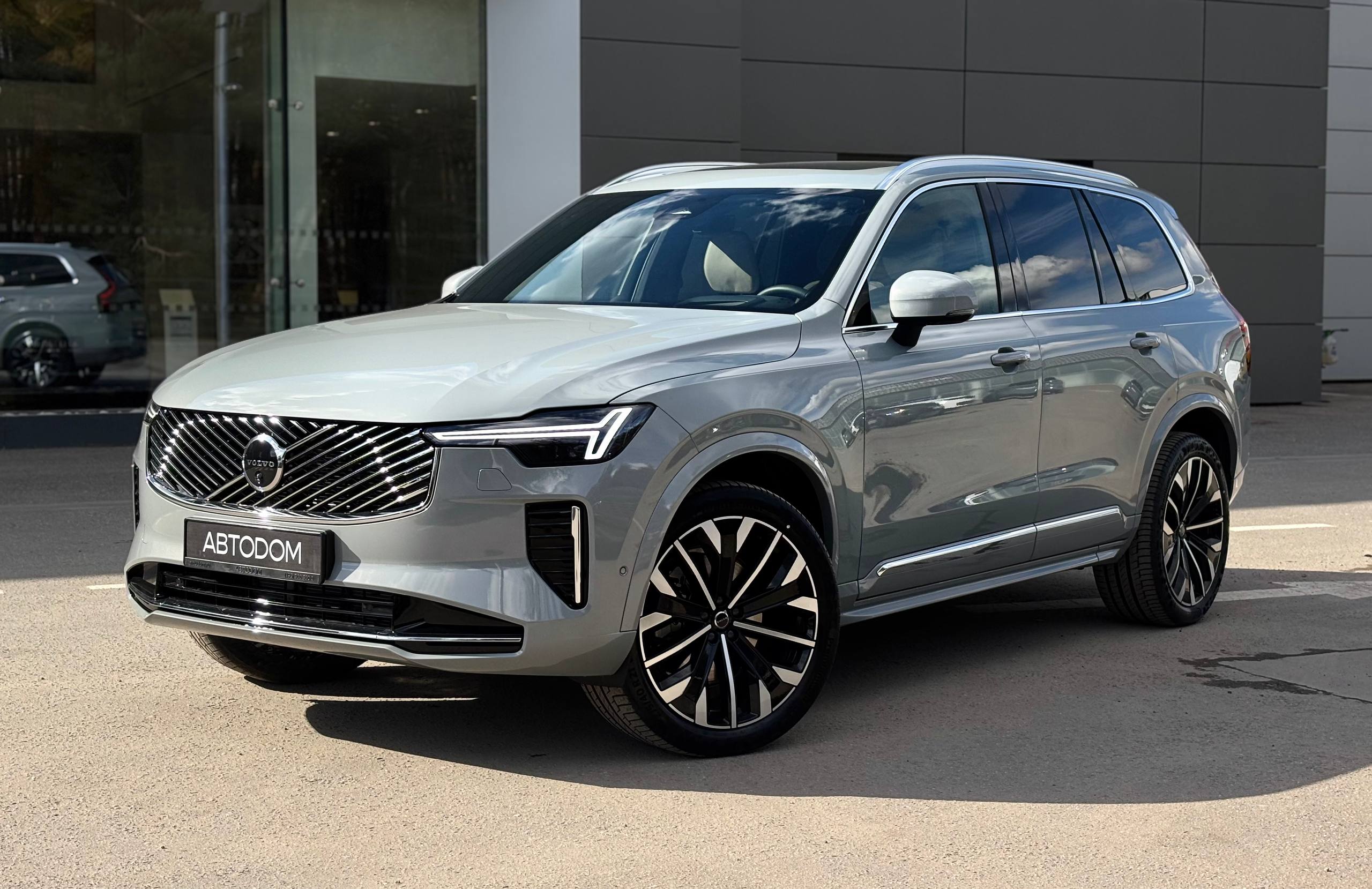 Автомобиль Volvo XC90 II [2-й рестайлинг] 2.0 AT 4WD (250 л.с.) Ультра / Ultra Серый 2025 