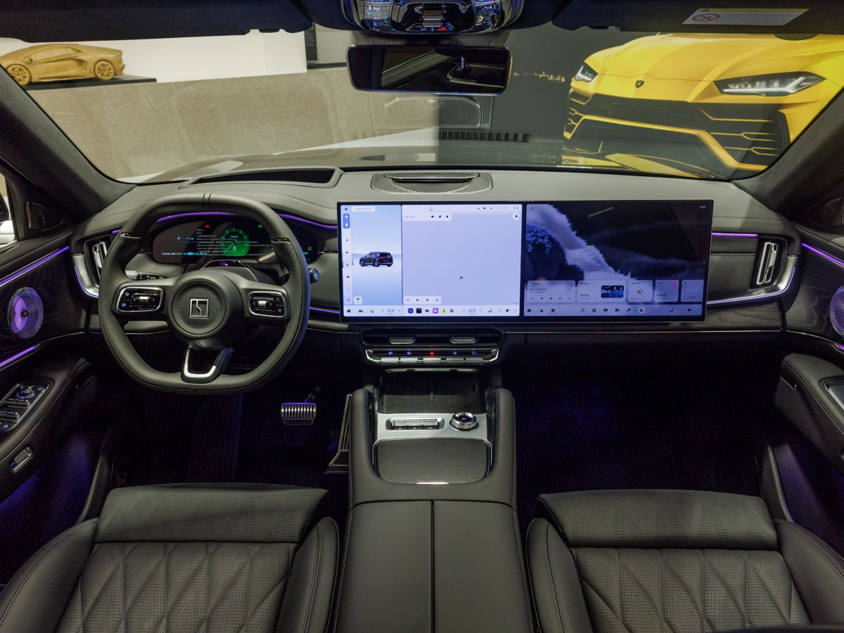 ZEEKR 8X I поколение 70 kWh 2.0hyb AT 4WD (898 л.с.) Ultra+ Чёрный 2026 с пробегом 29 км