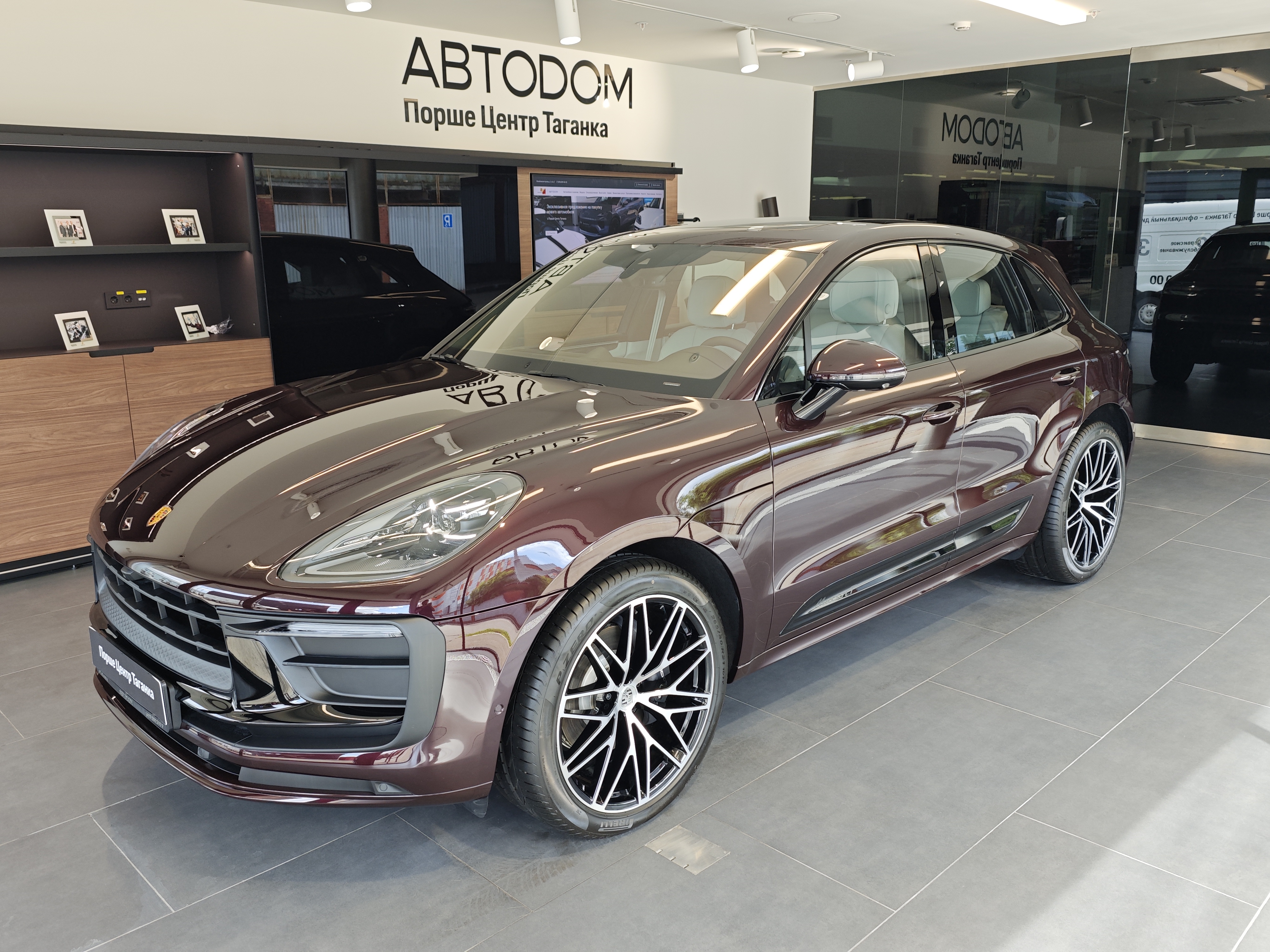 Porsche Macan I [2-й рестайлинг] 2.0 AMT 4WD (265 л.с.) T Красный 2026 