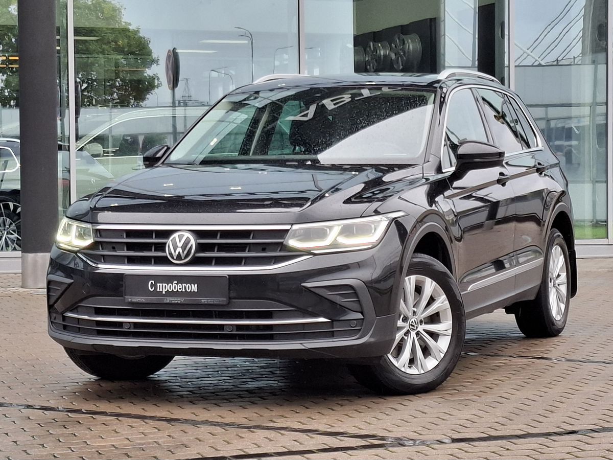 Volkswagen Tiguan II [рестайлинг] 2.0 AMT 4WD (180 л.с.) Status Чёрный 2021 с пробегом 79 604 км