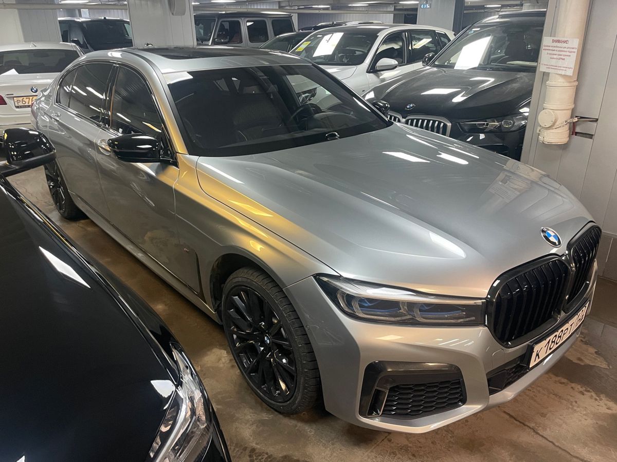 Автомобиль BMW 7 серии VI (G11/G12) [рестайлинг] M760L 6.6 AT 4WD (609 л.с.) M Sport by Individual Серебристый 2019 с пробегом 96 500 км