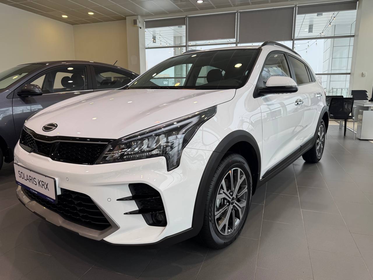 Автомобиль Solaris KRX I поколение 1.6 AT (123 л.с.) Luxe Белый 2025 