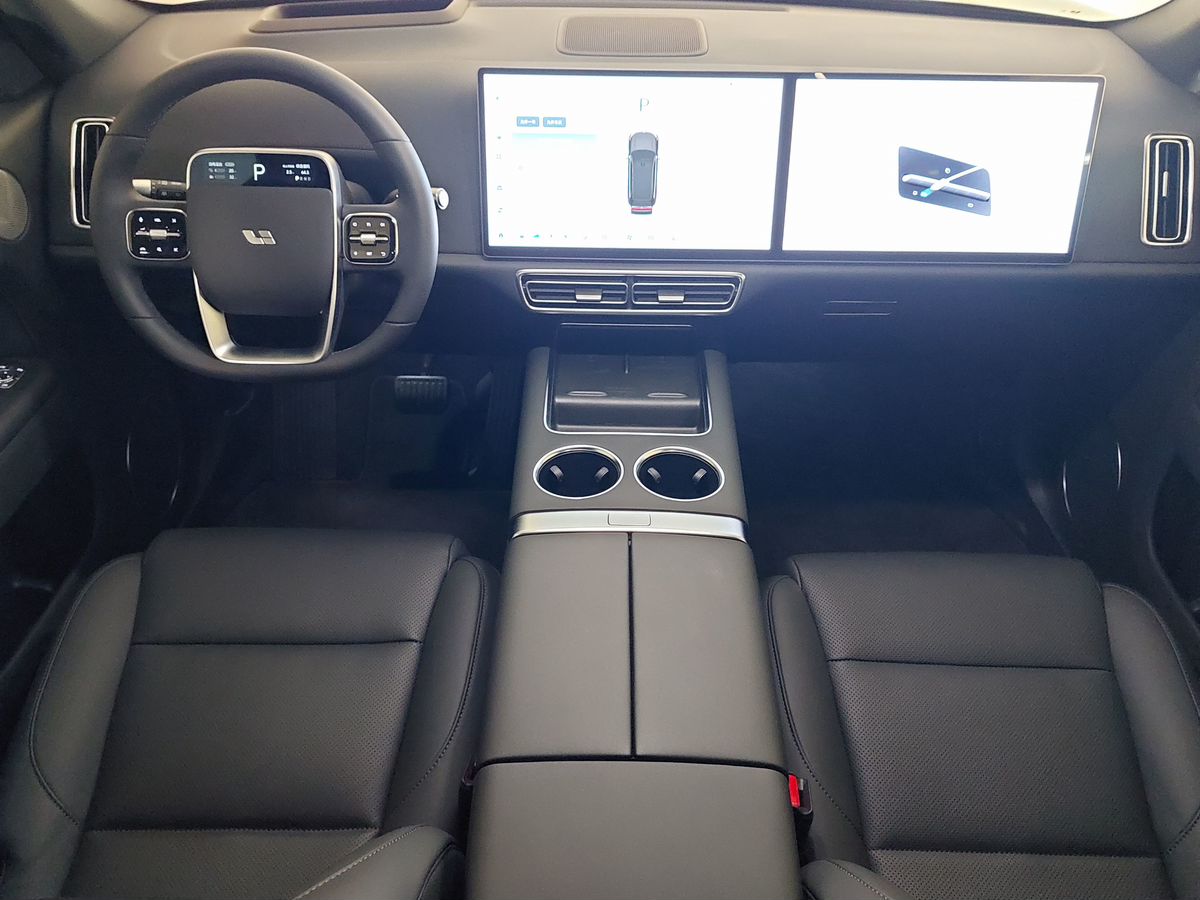 Автомобиль LiXiang L7 I [рестайлинг] 52.3 kWh 1.5hyb AT 4WD (449 л.с.) Ultra (2024) Чёрный 2025 