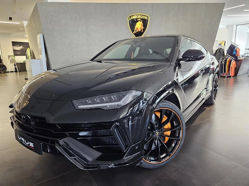 Автомобиль Lamborghini Urus I [рестайлинг] 4.0 AT 4WD (666 л.с.) S Чёрный 2023 
