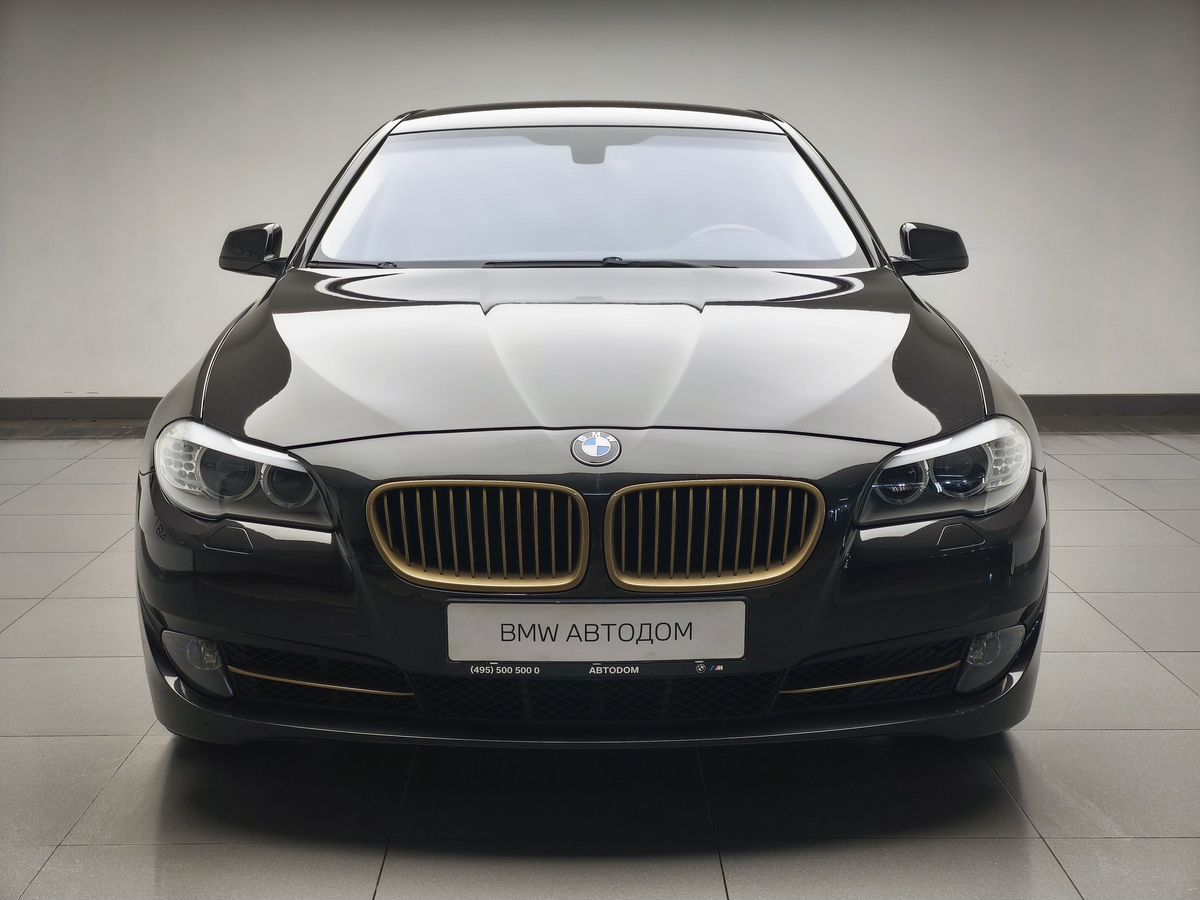 Автомобиль BMW 5 серии VI поколение (F07/F10/F11) 550 4.4 AT 4WD (407 л.с.) Base Чёрный 2012 с пробегом 39 435 км