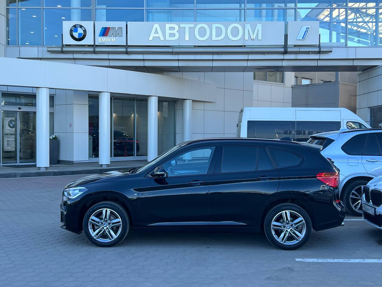 Автомобиль BMW X1 II поколение (F48) 2.0d AT 4WD (150 л.с.) M Sport Черный 2018 с пробегом 46419 км