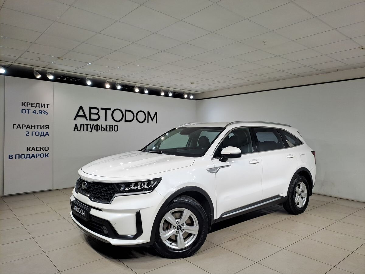 Автомобиль Kia Sorento IV поколение 2.5 AT 4WD (180 л.с.) Comfort (2020-2021) Белый 2021 с пробегом 135 000 км