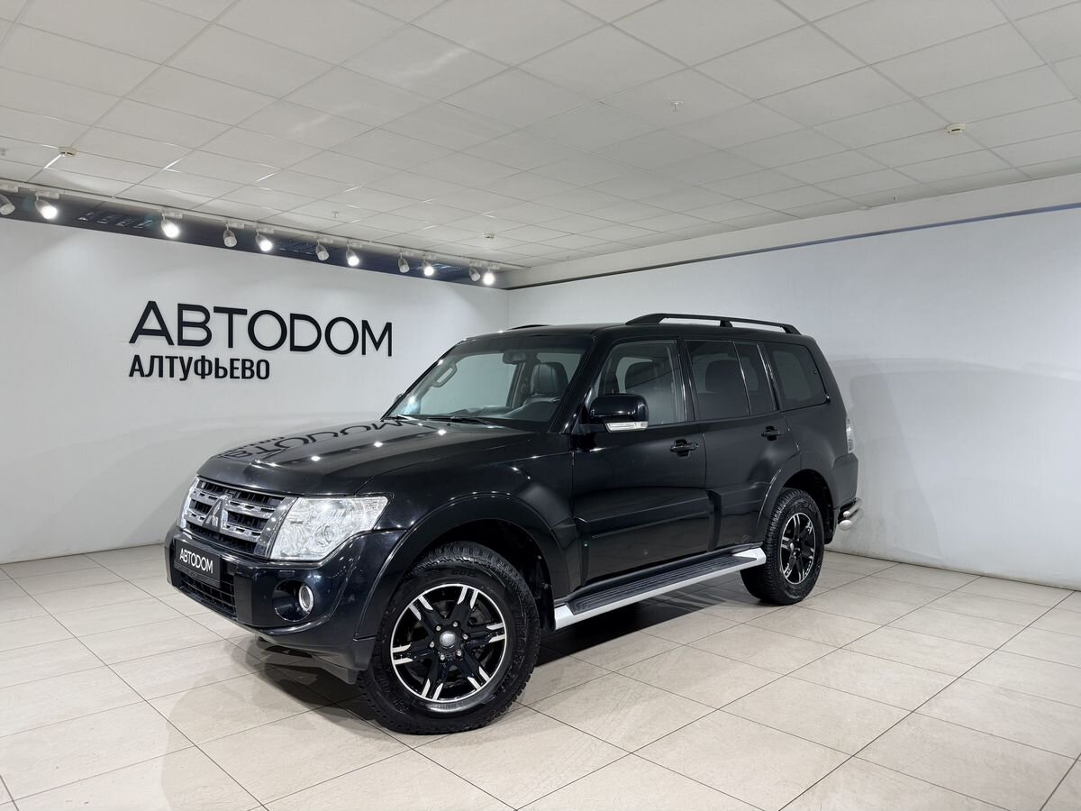 Mitsubishi Pajero IV [1-й рестайлинг] 3.0 AT 4WD (178 л.с.) Instyle Чёрный 2013 с пробегом 146 000 км