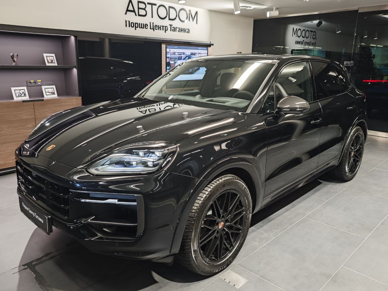 Автомобиль Porsche Cayenne III [рестайлинг] 3.0 AT 4WD (353 л.с.) Black Edition Чёрный 2025 