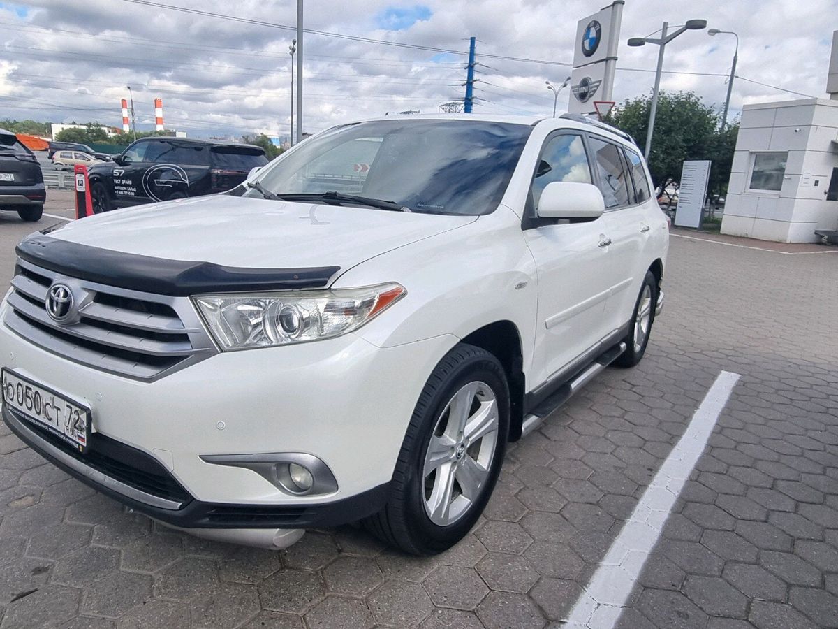 Toyota Highlander II [рестайлинг] 3.5 AT 4WD (273 л.с.) Luxe Белый 2012 с пробегом 268 027 км