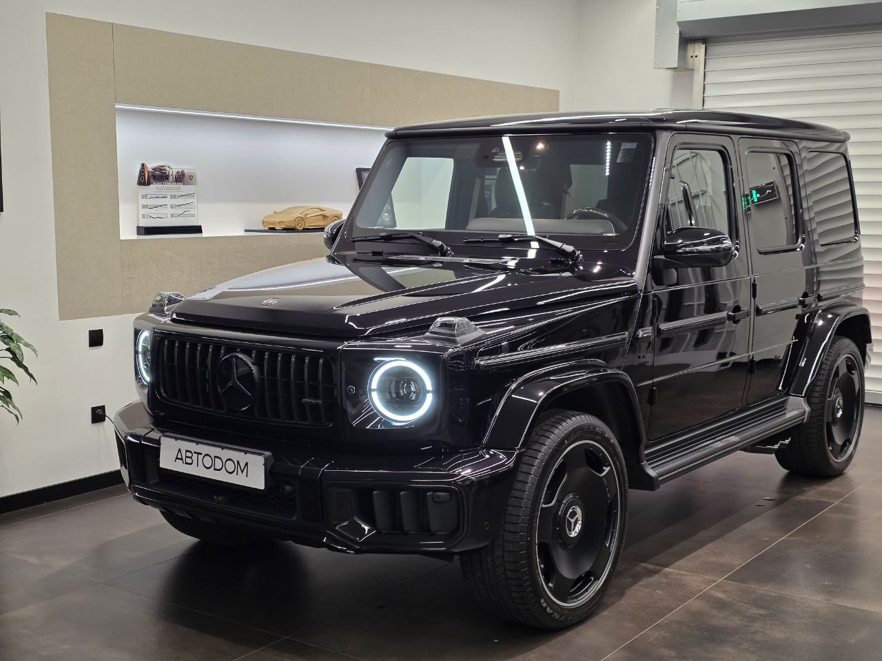 Автомобиль Mercedes-Benz G-Класс AMG II (W463) [рестайлинг] G 63 4.0 AT 4Matic (585 л.с.) AMG G 63 Чёрный 2025 