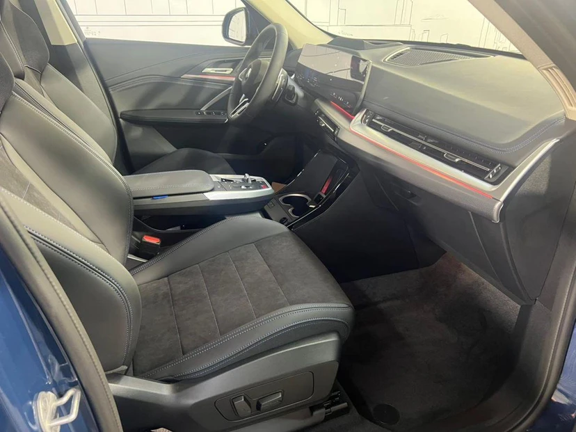 Автомобиль BMW X1 III поколение (U11) 2.0 AMT 4WD (204 л.с.) XDrive25Li M Sport Package Синий 2025 с пробегом 50 км