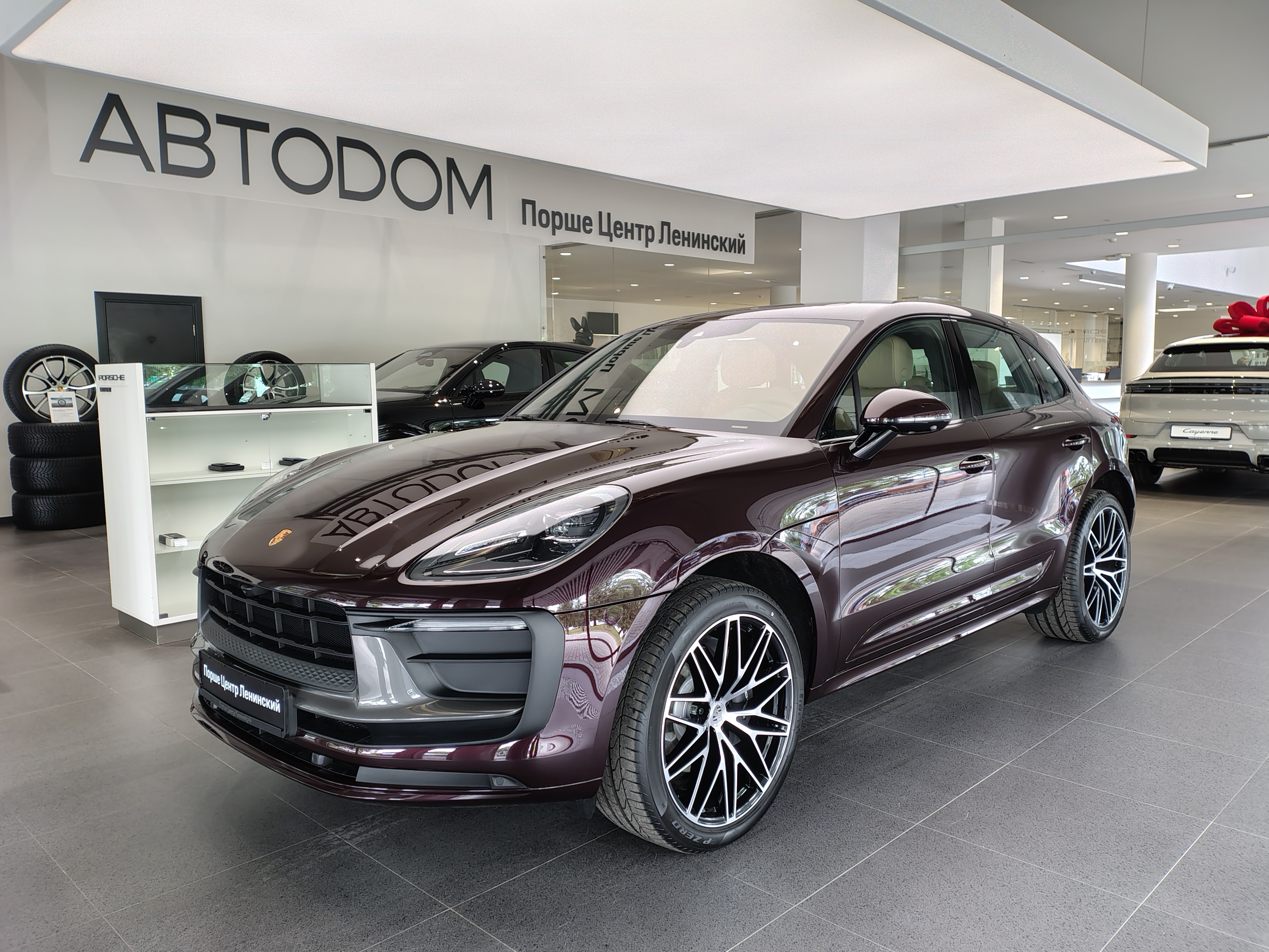 Porsche Macan I [2-й рестайлинг] 2.0 AMT 4WD (265 л.с.) T Красный 2026 