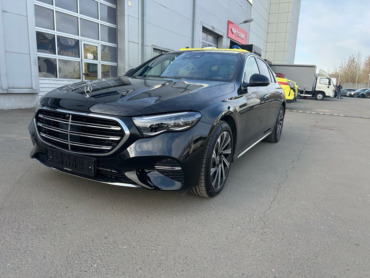 Автомобиль Mercedes-Benz E-Класс VI поколение (W214/S214) 2.0 AT 4Matic (258 л.с.) AMG Line Чёрный 2025 с пробегом 177 км