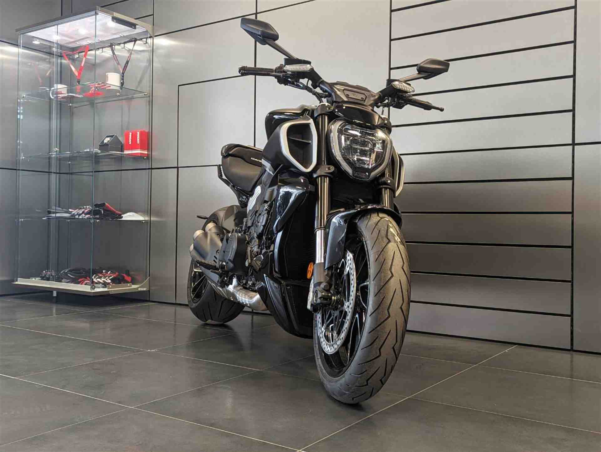 Дукати DIAVEL V4
