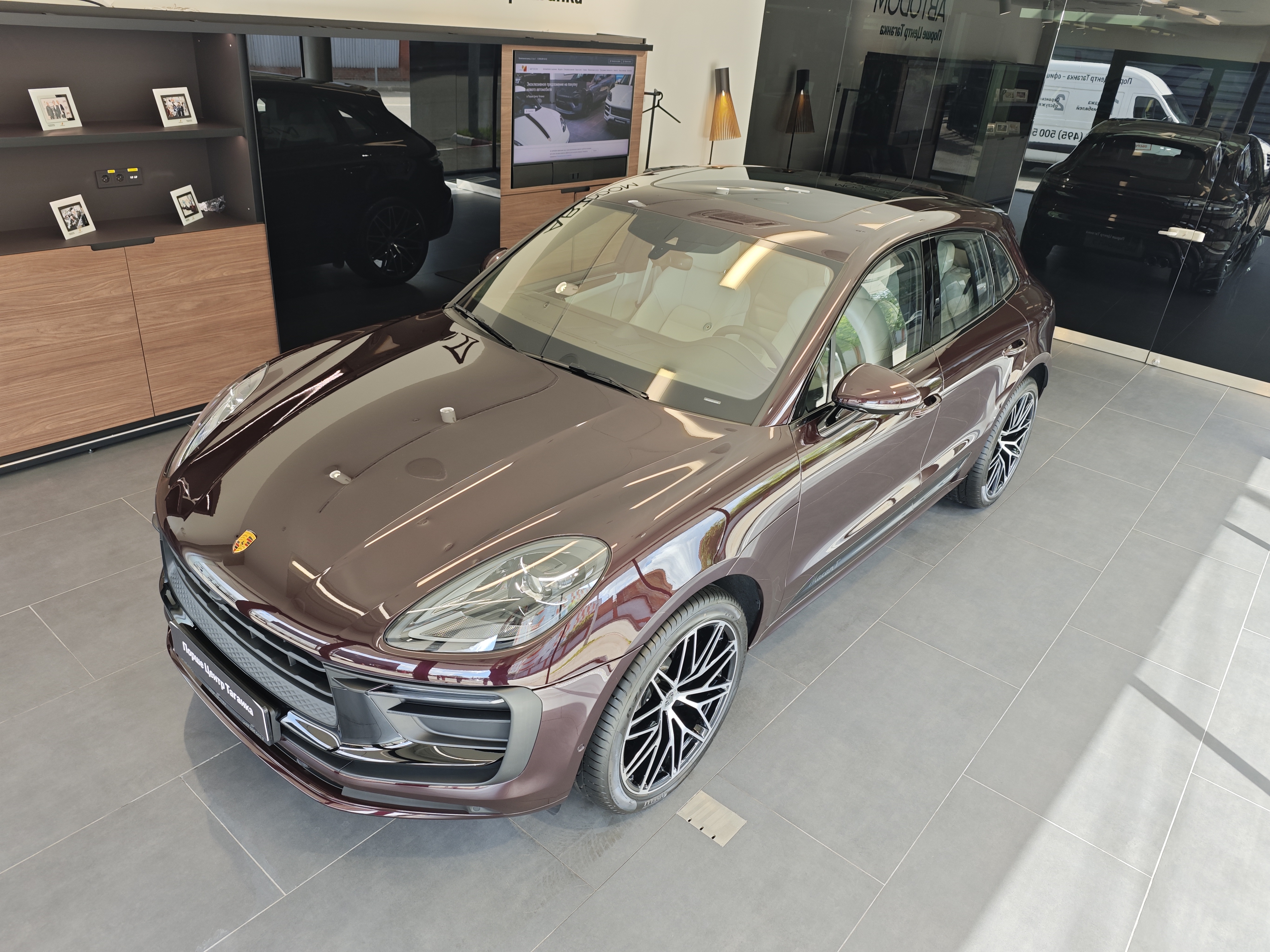 Porsche Macan I [2-й рестайлинг] 2.0 AMT 4WD (265 л.с.) T Красный 2026 
