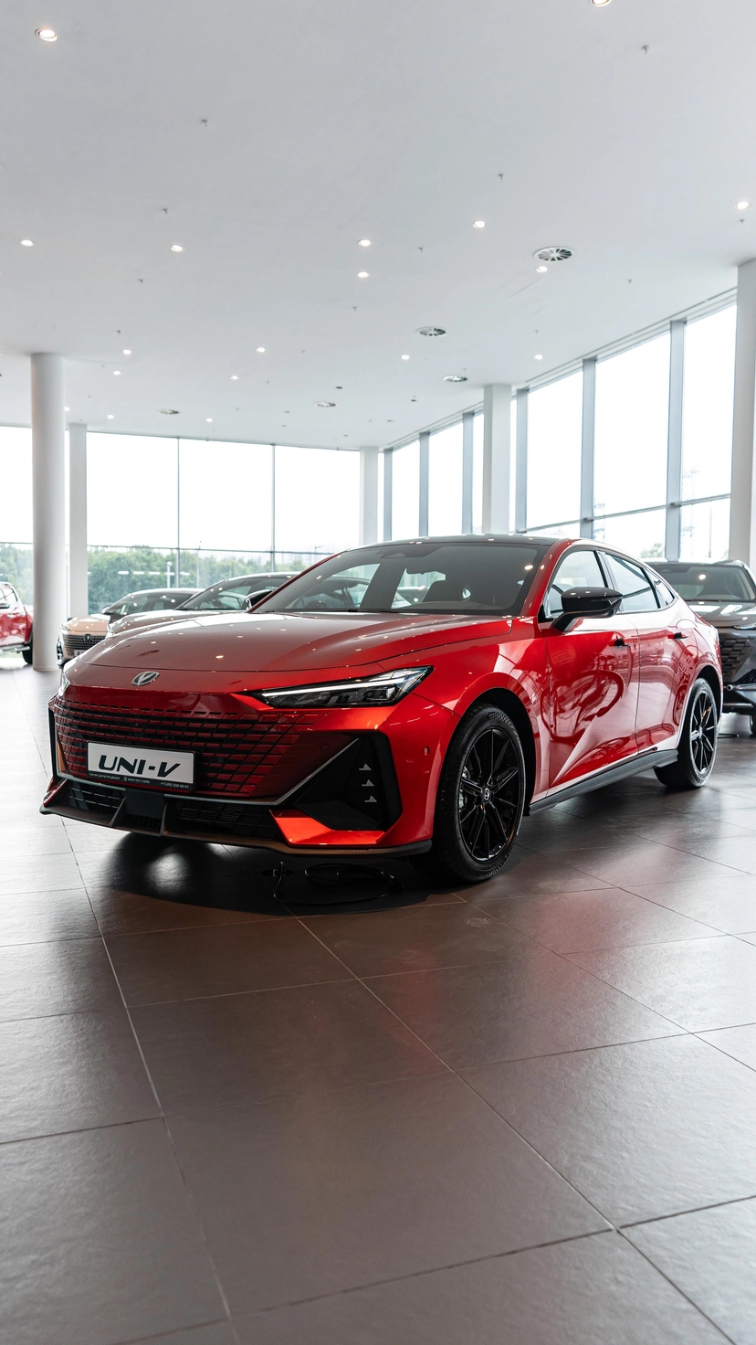 Автомобиль Changan UNI-V I поколение 1.5 AMT (181 л.с.) Tech Красный 2024