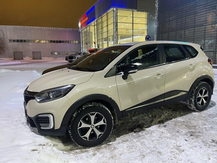 Автомобиль Renault Kaptur I поколение 1.6 MT (114 л.с.) Drive Бежевый 2019 с пробегом 146 413 км