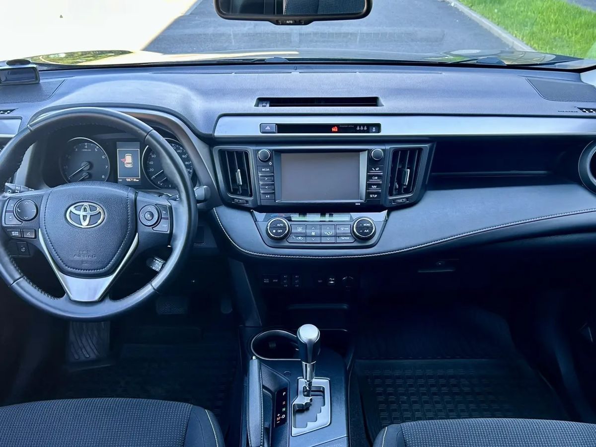 Toyota RAV4 IV (XA40) [рестайлинг] 2.0 CVT (146 л.с.) Комфорт Серый 2016 с пробегом 98 718 км