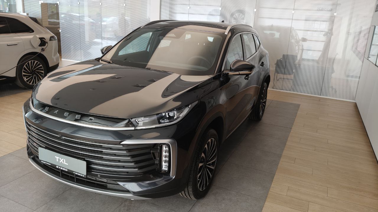 Автомобиль EXEED TXL I [2-й рестайлинг] 2.0 AT 4WD (197 л.с.) Premium Серый 2024 