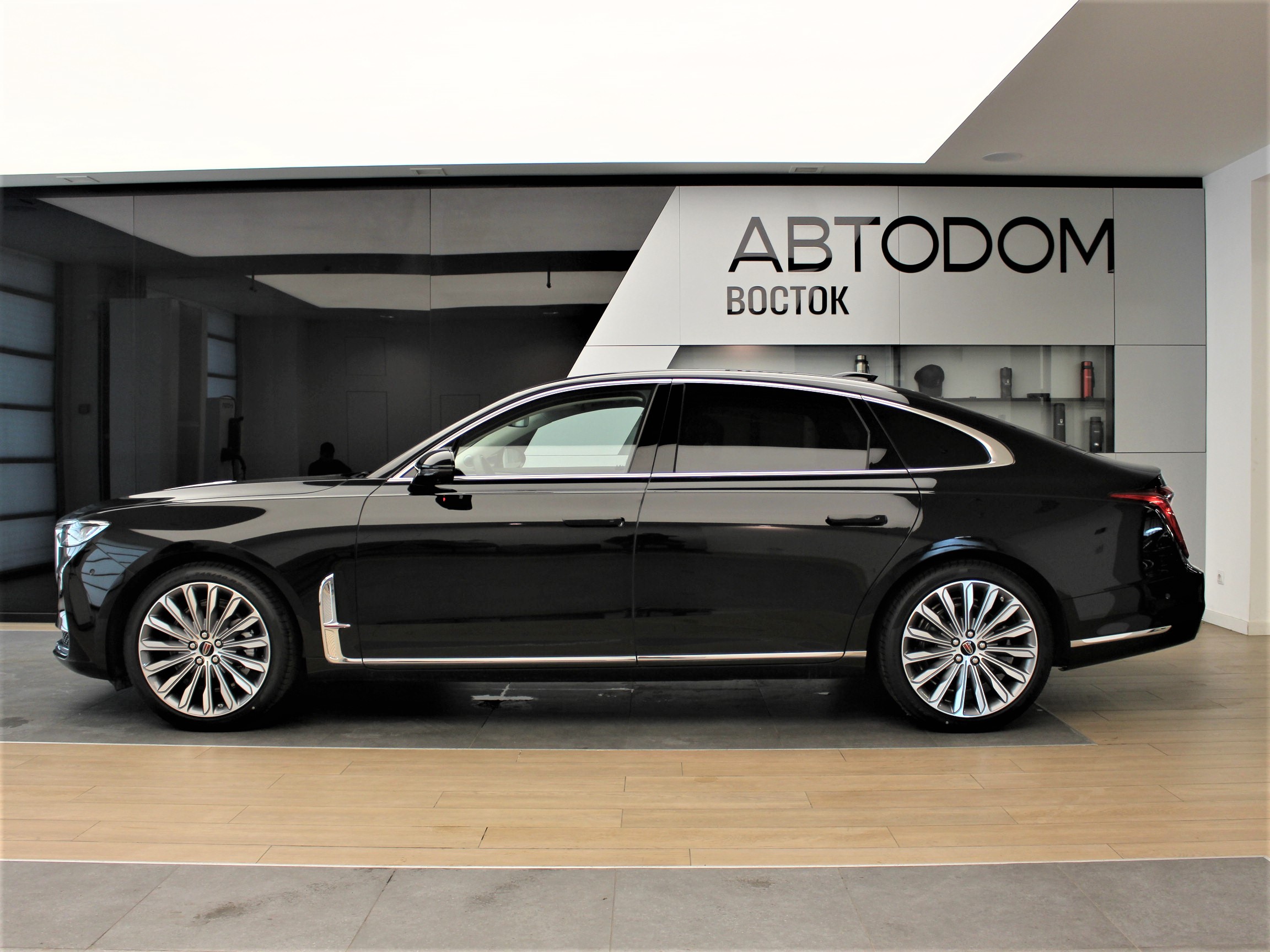 Автомобиль Hongqi H9 I [рестайлинг] 2.0 AMT (245 л.с.) Deluxe Чёрный 2024 