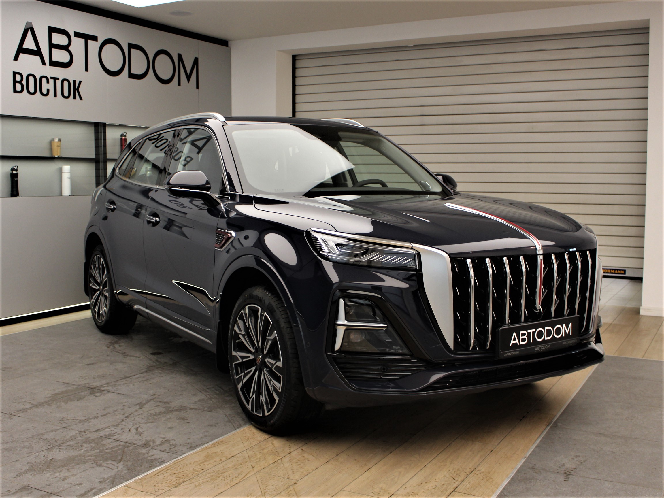 Автомобиль Hongqi HS3 I поколение 2.0 AT 4WD (245 л.с.) Deluxe Чёрный 2025 