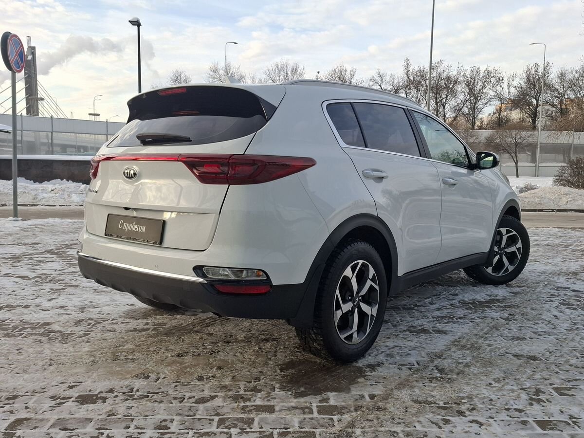 Автомобиль Kia Sportage IV [рестайлинг] 2.0 AT (150 л.с.) Luxe Белый 2018 с пробегом 119 558 км