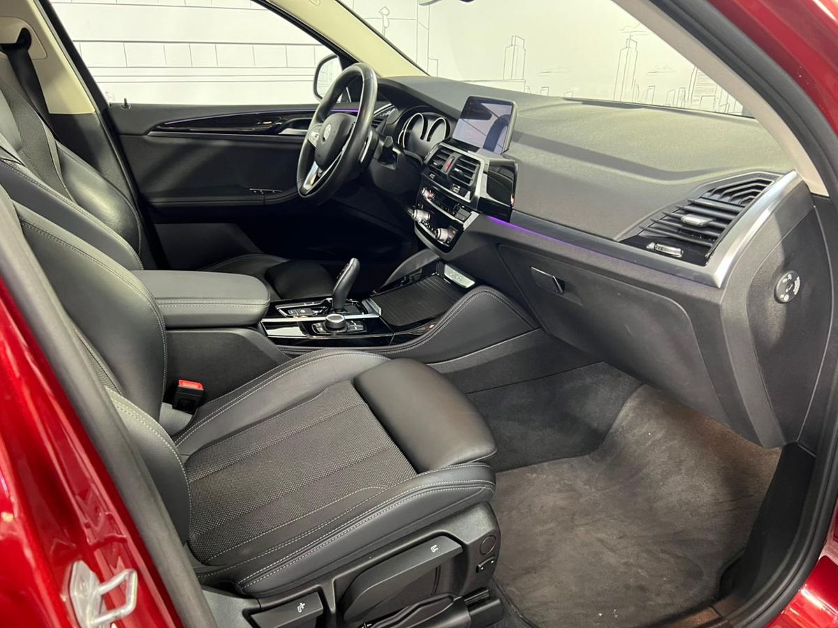 Автомобиль BMW X4 II поколение (G02) 2.0 AT 4WD (184 л.с.) Lifestyle Красный 2019 с пробегом 53 825 км