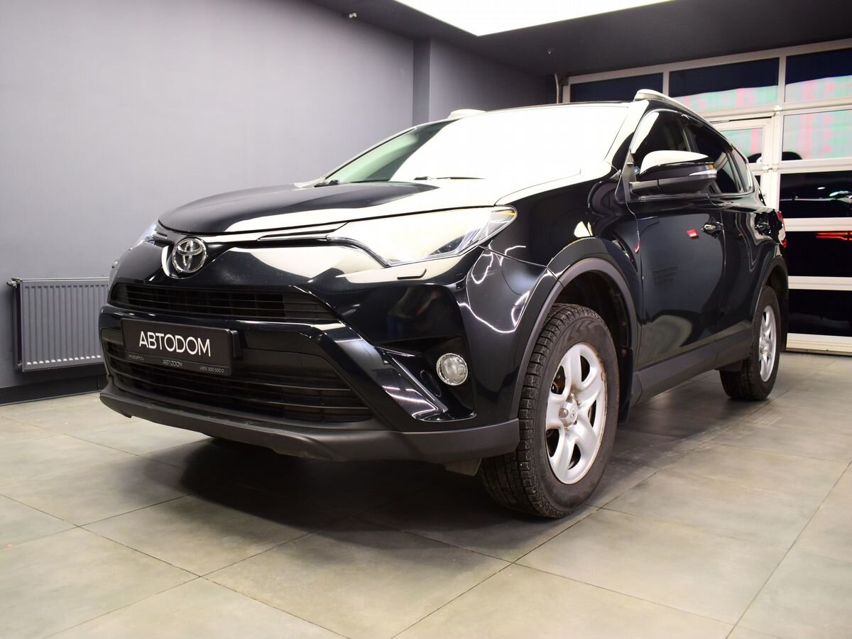 Автомобиль Toyota RAV4 IV (XA40) [рестайлинг] 2.0 CVT (146 л.с.) Комфорт Чёрный 2016 с пробегом 102 000 км