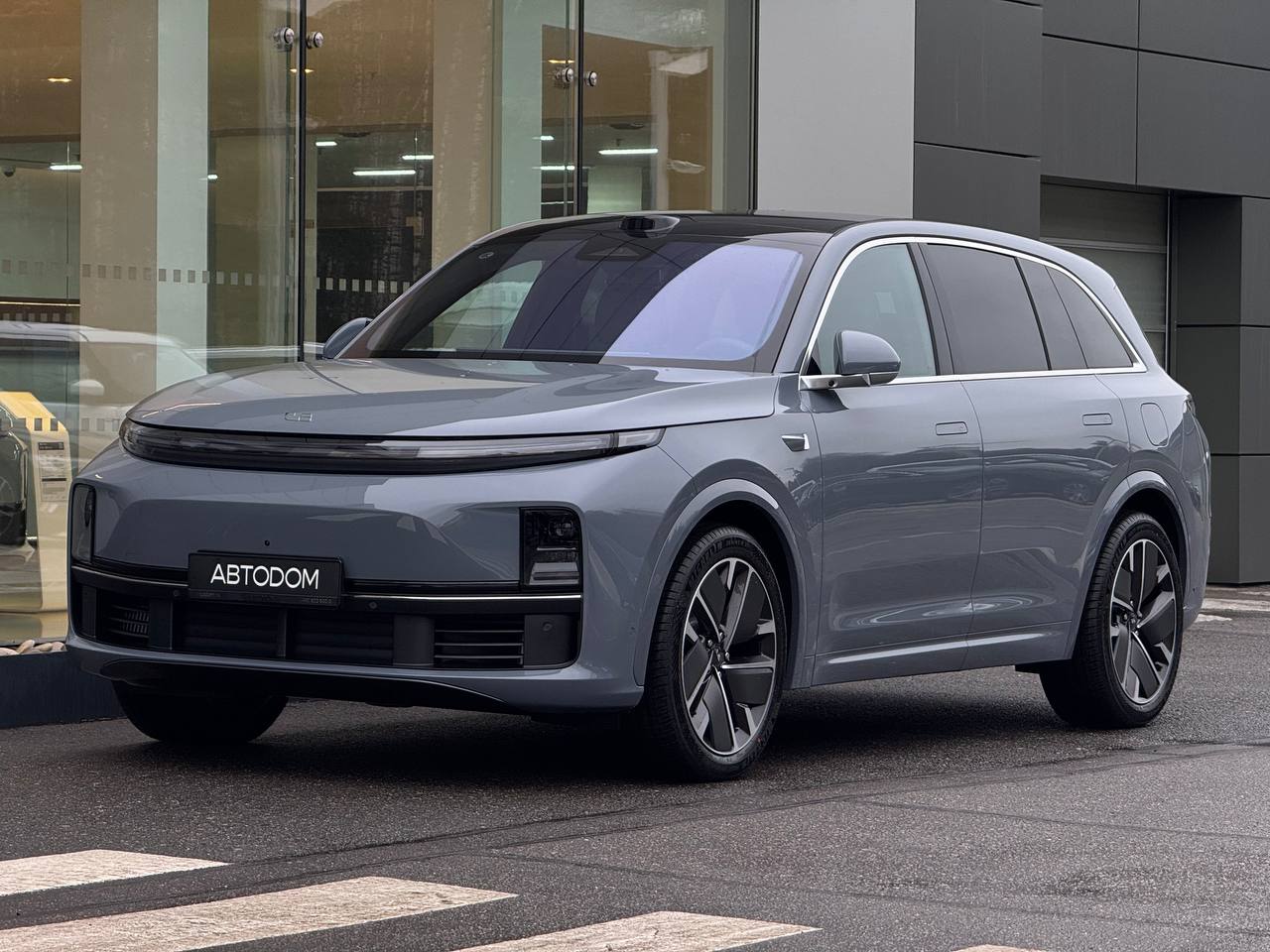 Автомобиль LiXiang L7 I [рестайлинг] 52.3 kWh 1.5hyb AT 4WD (449 л.с.) Ultra Серый 2025 