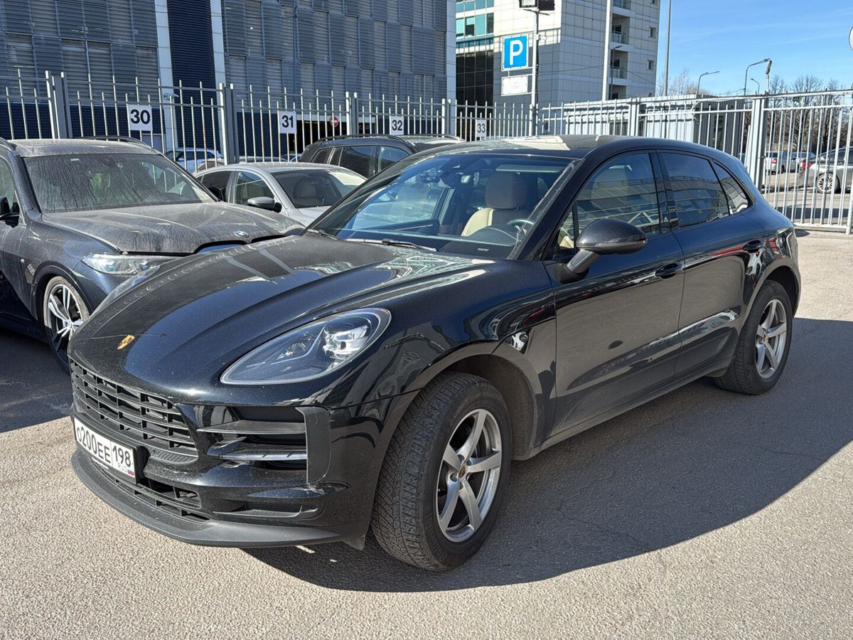 Автомобиль Porsche Macan I [рестайлинг] 2.0 AMT 4WD (252 л.с.) Base Чёрный 2020 с пробегом 31 205 км
