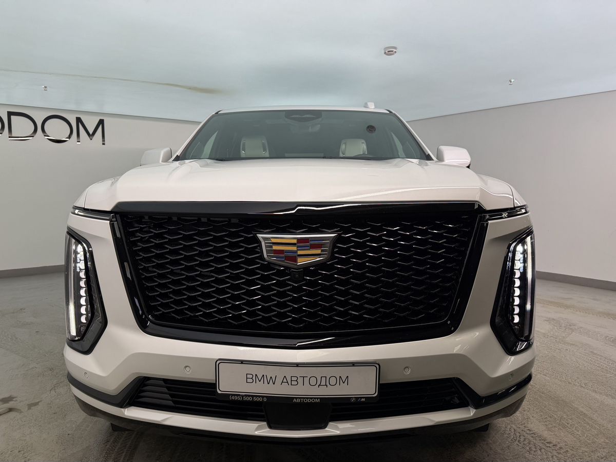 Автомобиль Cadillac Escalade V [рестайлинг] 6.2 AT 4WD (420 л.с.) Sport Platinum Белый 2024 с пробегом 6 803 км