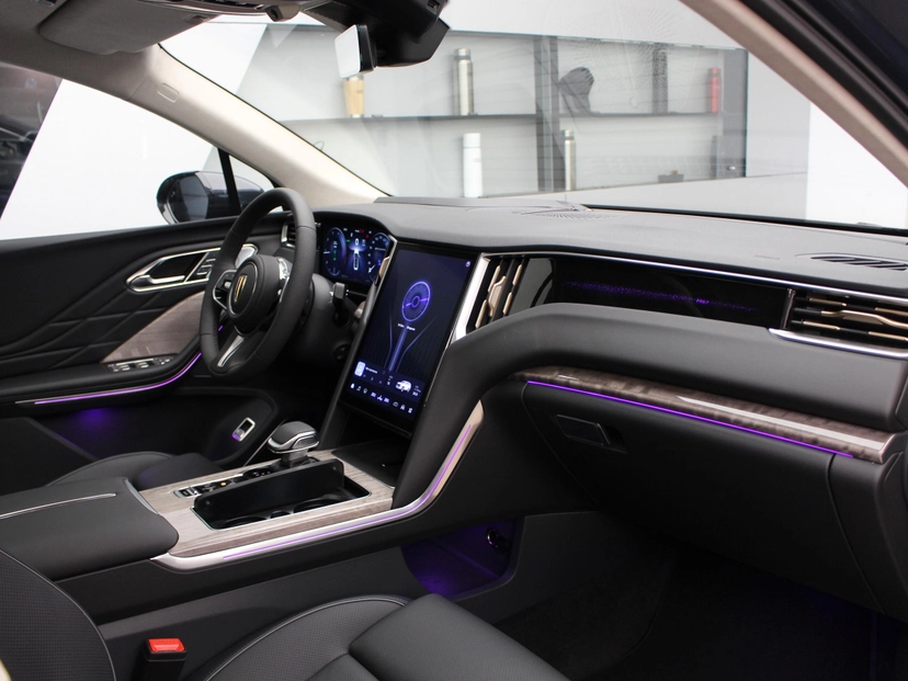 Автомобиль Hongqi HS7 II поколение 2.0 AT 4WD (245 л.с.) Deluxe Белый 2025