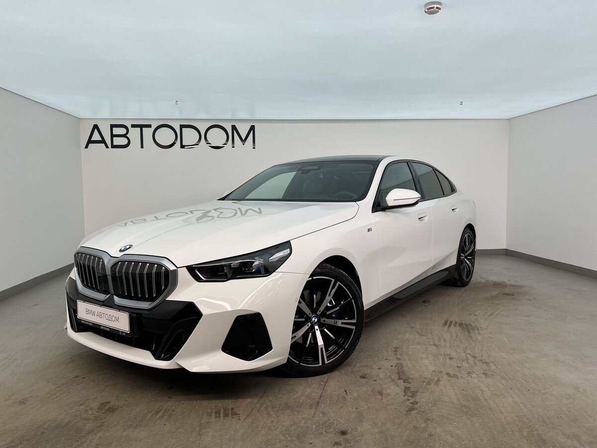 Автомобиль BMW 5 серии VIII поколение (G60) 2.0 AT 4WD (258 л.с.) M Sport Белый 2023 с пробегом 10 308 км