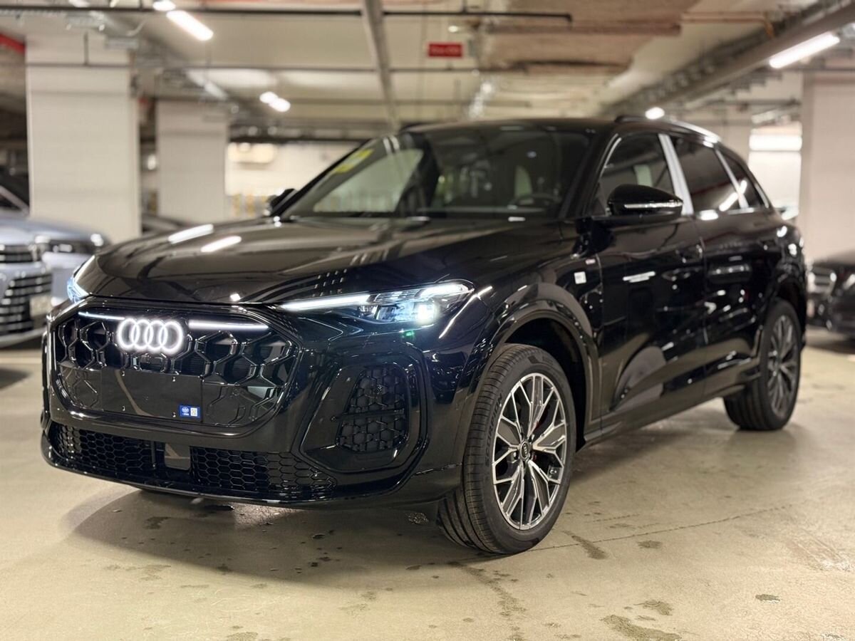 Автомобиль Audi Q5 III поколение 2.0 AMT 4WD (204 л.с.) Luxury Чёрный 2025 с пробегом 10 км