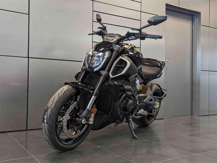 Мотоцикл Ducati Diavel V4 I поколение Diavel V4 Base Чёрный 2024 