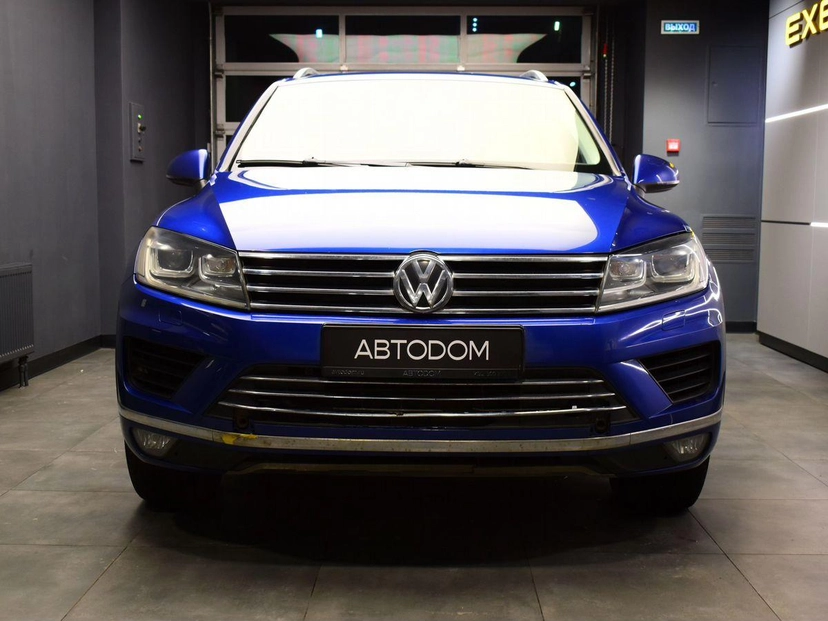 Автомобиль Volkswagen Touareg II поколение 3.6 AT 4WD (249 л.с.) Base Синий 2014 с пробегом 237 700 км