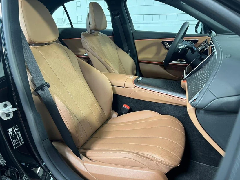 Автомобиль Mercedes-Benz E-Класс VI поколение (W214/S214) 2.0d AT 4Matic (197 л.с.) Base Чёрный 2025 с пробегом 1 300 км