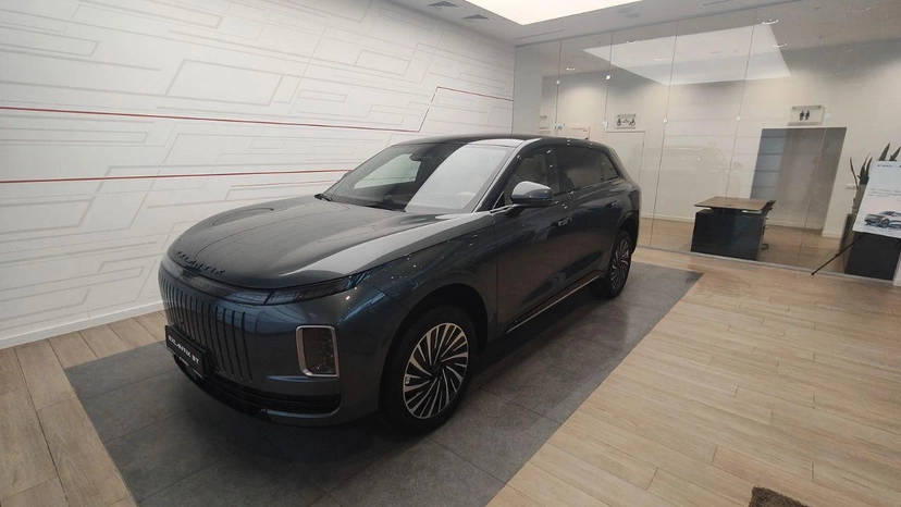 Автомобиль EXEED EXLANTIX ET I поколение 1.5hyb AT 4WD (469 л.с.) Top Серый 2025