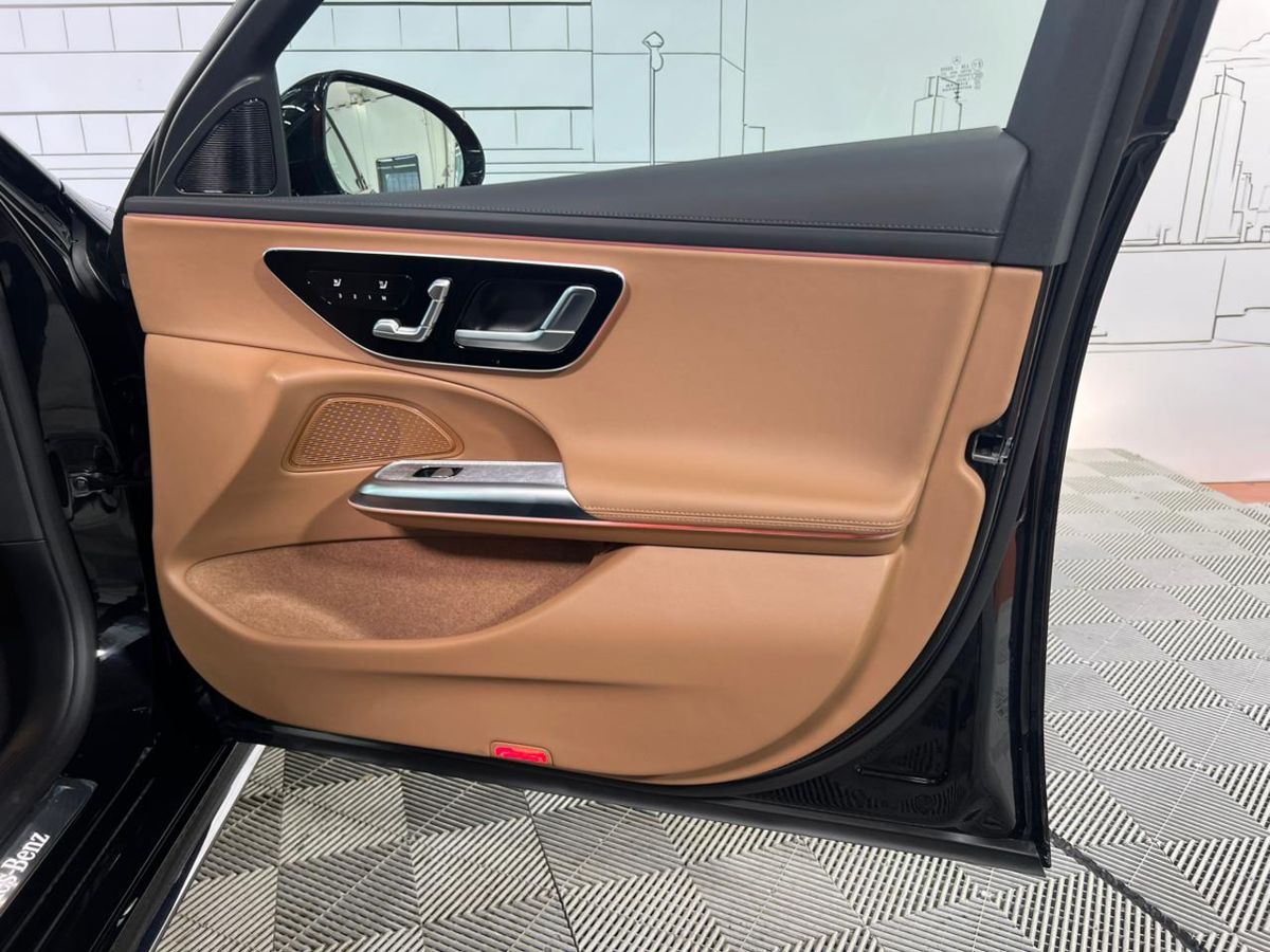 Автомобиль Mercedes-Benz E-Класс VI поколение (W214/S214) 2.0d AT 4Matic (197 л.с.) Base Чёрный 2025 с пробегом 1 300 км