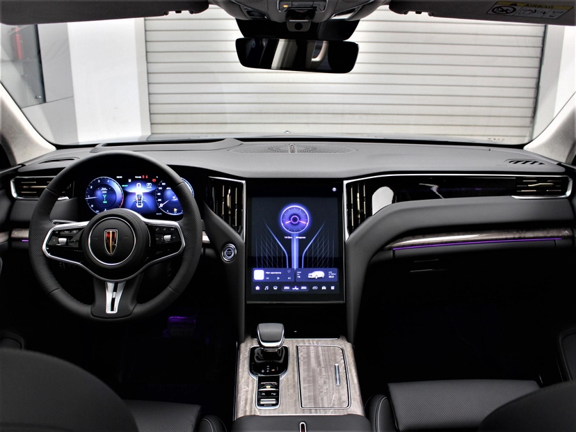 Автомобиль Hongqi HS7 II поколение 2.0 AT 4WD (245 л.с.) Deluxe Белый 2025