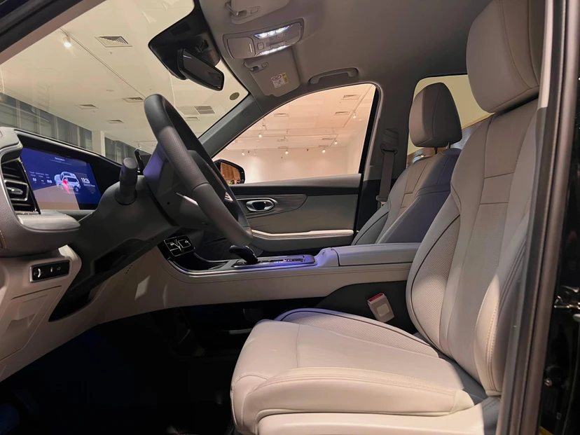 Автомобиль GAC GS8 II поколение 2.0 AT 4WD (231 л.с.) GX Premium Серый 2025