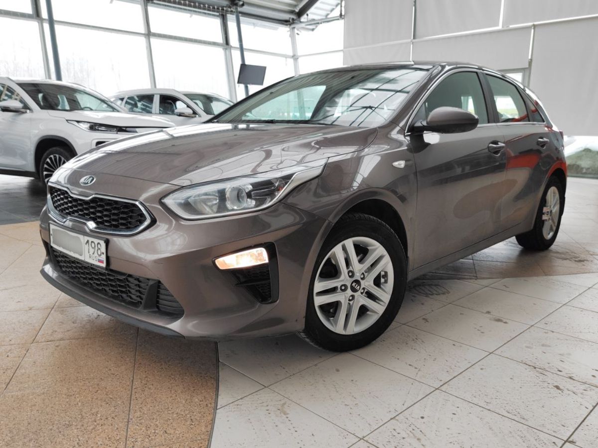 Автомобиль Kia Ceed III поколение 1.6 AT (128 л.с.) Luxe Коричневый 2018 с пробегом 116 797 км