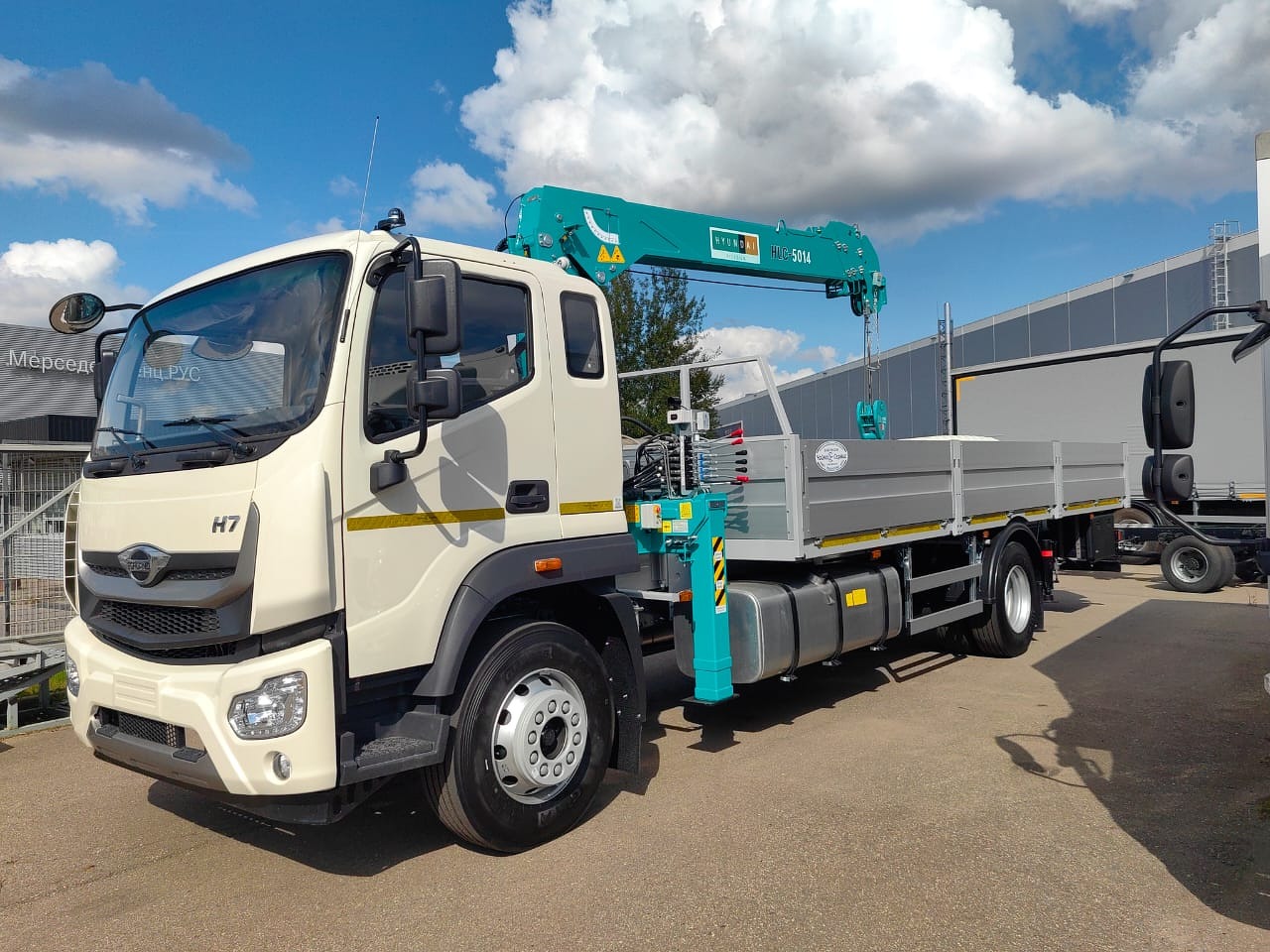 undefined Forland 12 I поколение 5150 4.5d MT (209 л.с.) Base Белый 2024 