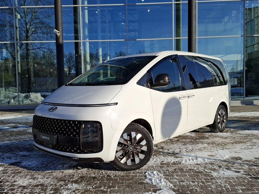 Автомобиль Hyundai Staria I поколение 2.2d AT 4WD (177 л.с.) Premium Белый 2022 с пробегом 62 392 км