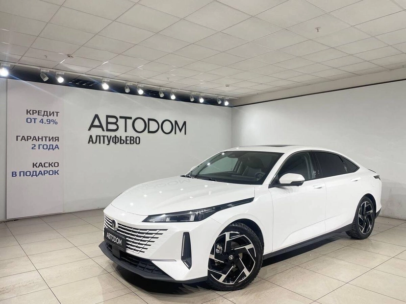 Автомобиль Changan Lamore I поколение 1.5 AMT (180 л.с.) Base Белый 2023 с пробегом 46 021 км